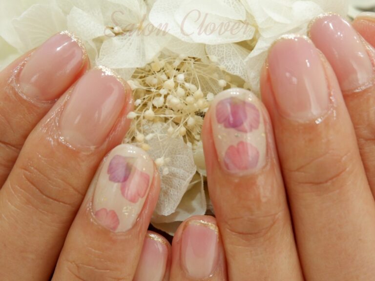 グラデーションネイル 春夏に人気のピンクと花ネイルデザイン Salon Clover サロンクローバー
